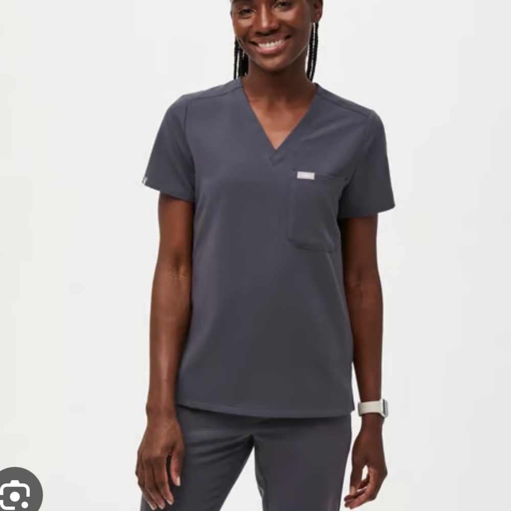 Figs Women’s Catarina Top- Charcoal